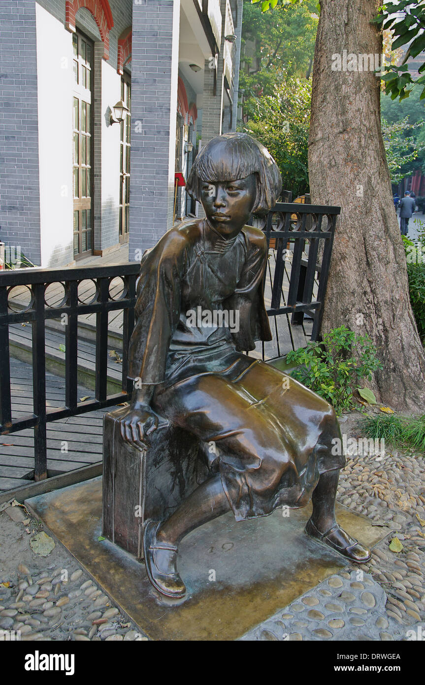 Sculpture of writer hi-res stock photography and images - Page 14 - Alamy