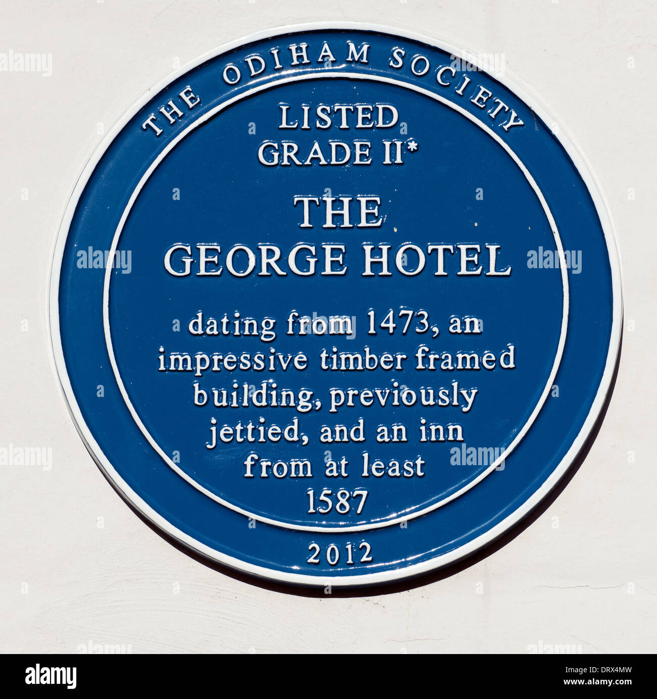 Blue Plaque at The George Hotel, High Street, Odiham, Hampshire, England, UK. Stock Photo