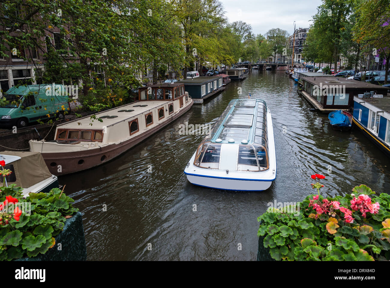 Traditional houseboats in Amsterdam, Netherlands Stock Photo Alamy
