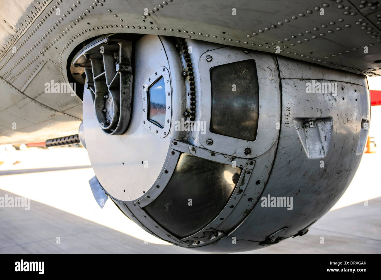 Ball turret gun hires stock photography and images Alamy