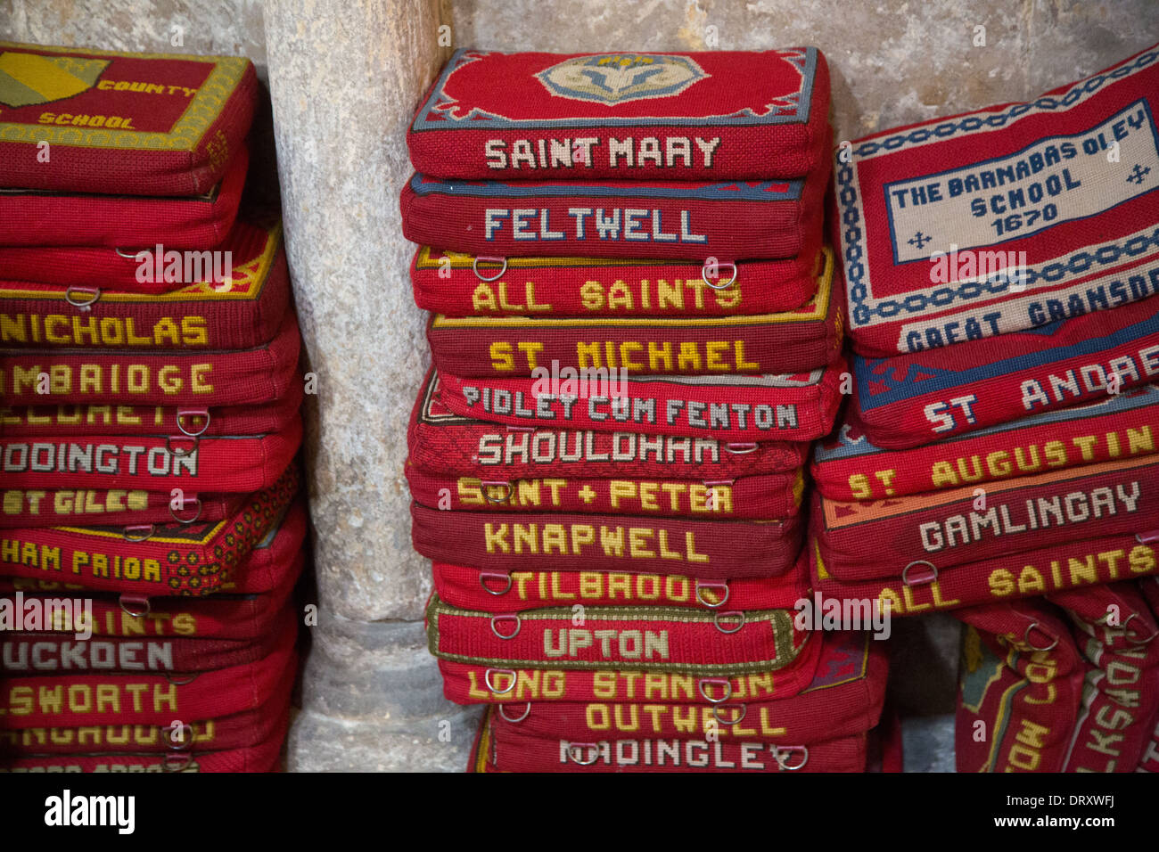 Kneeling cushions hires stock photography and images Alamy