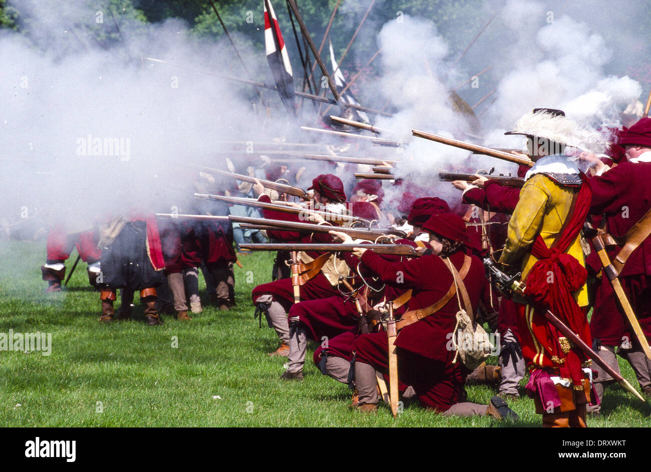 English civil war re-enactment by the Sealed Knot Society at Weston Park, 26th June 1998. Stock Photo