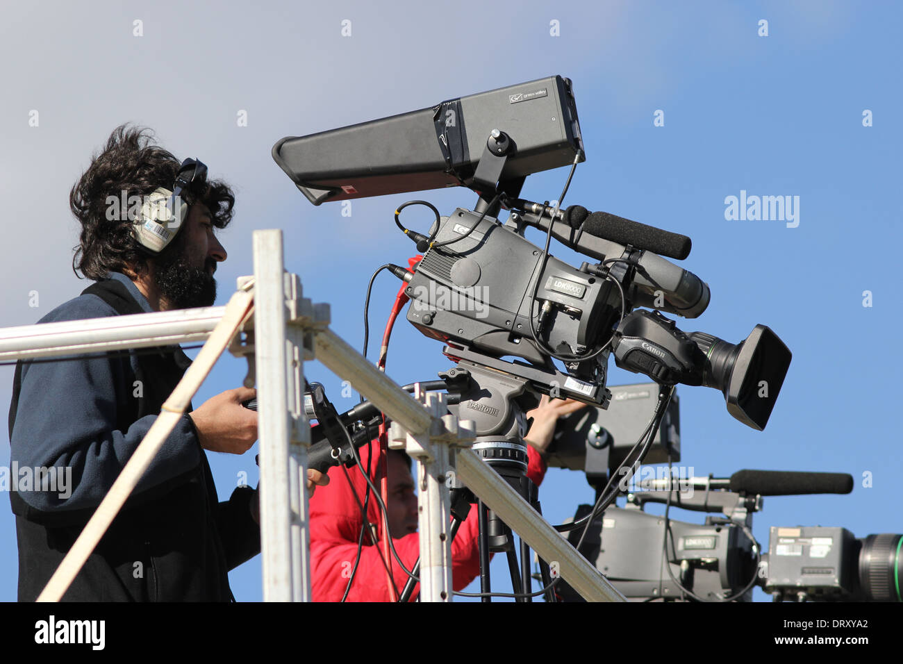 Television tv cameraman hi-res stock photography and images - Alamy