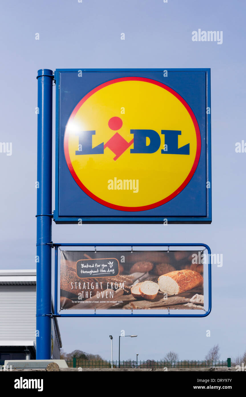 Lidl supermarket sign and logo with advert for bread below Stock Photo