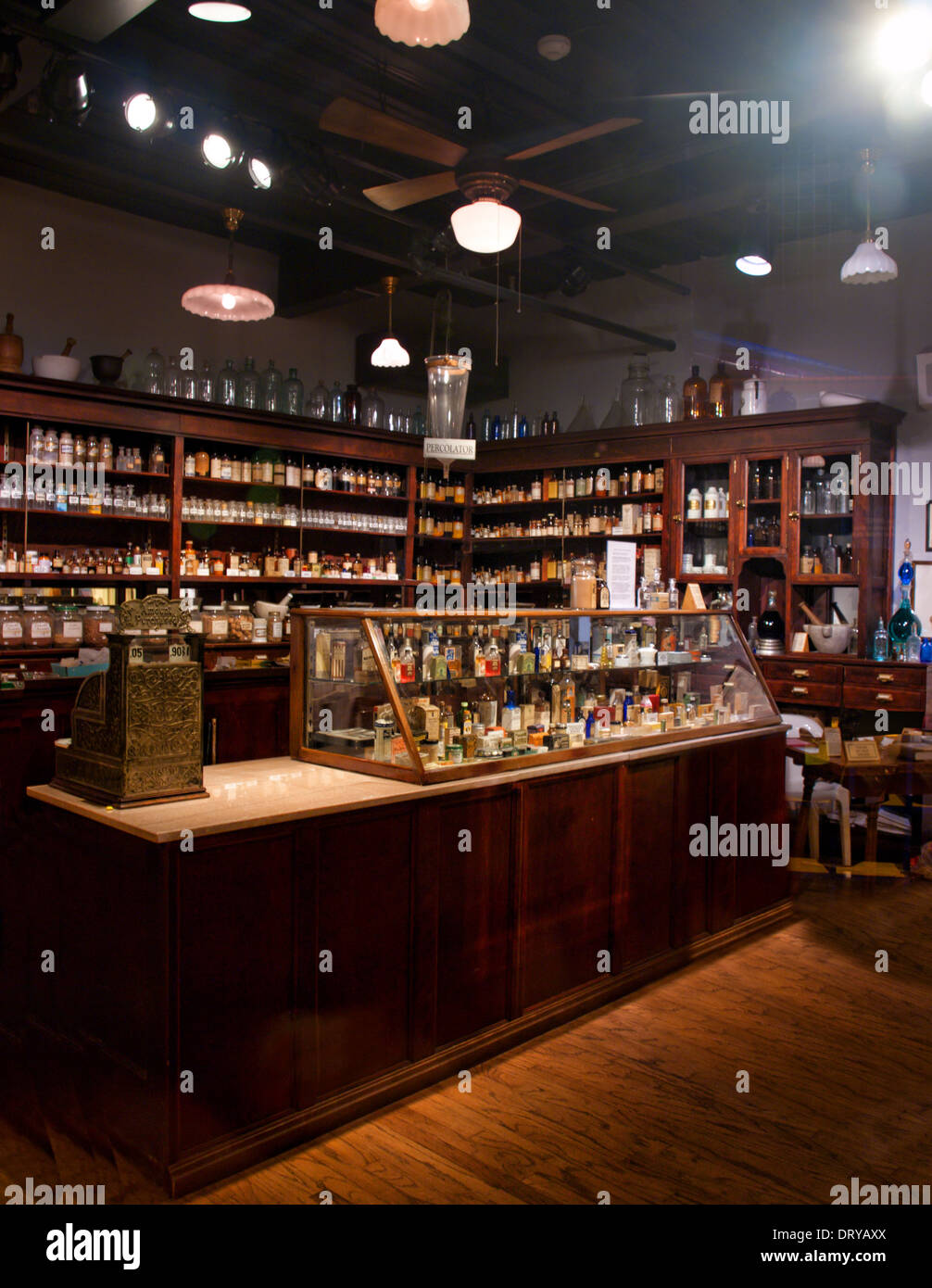 old fashioned drug store and pharmacy Stock Photo Alamy