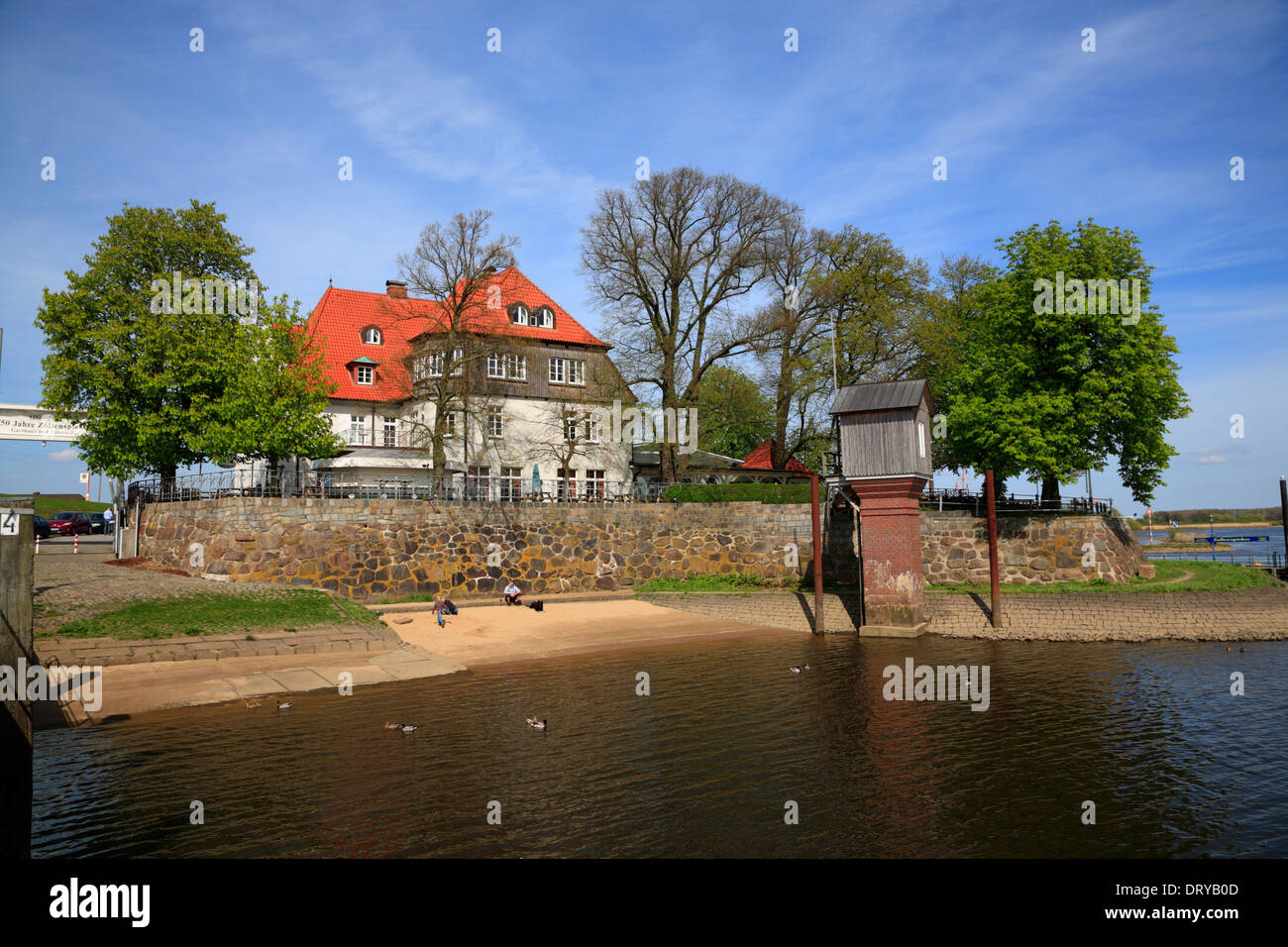 Elbe River Cycle Route Faehrhaus Zollenspieker Germany Europe