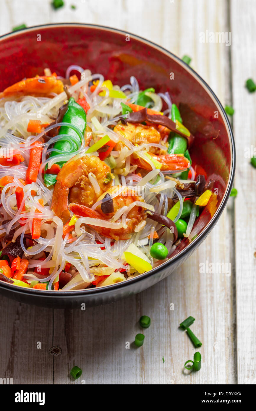 Vegetables with noodles and shrimp Stock Photo - Alamy