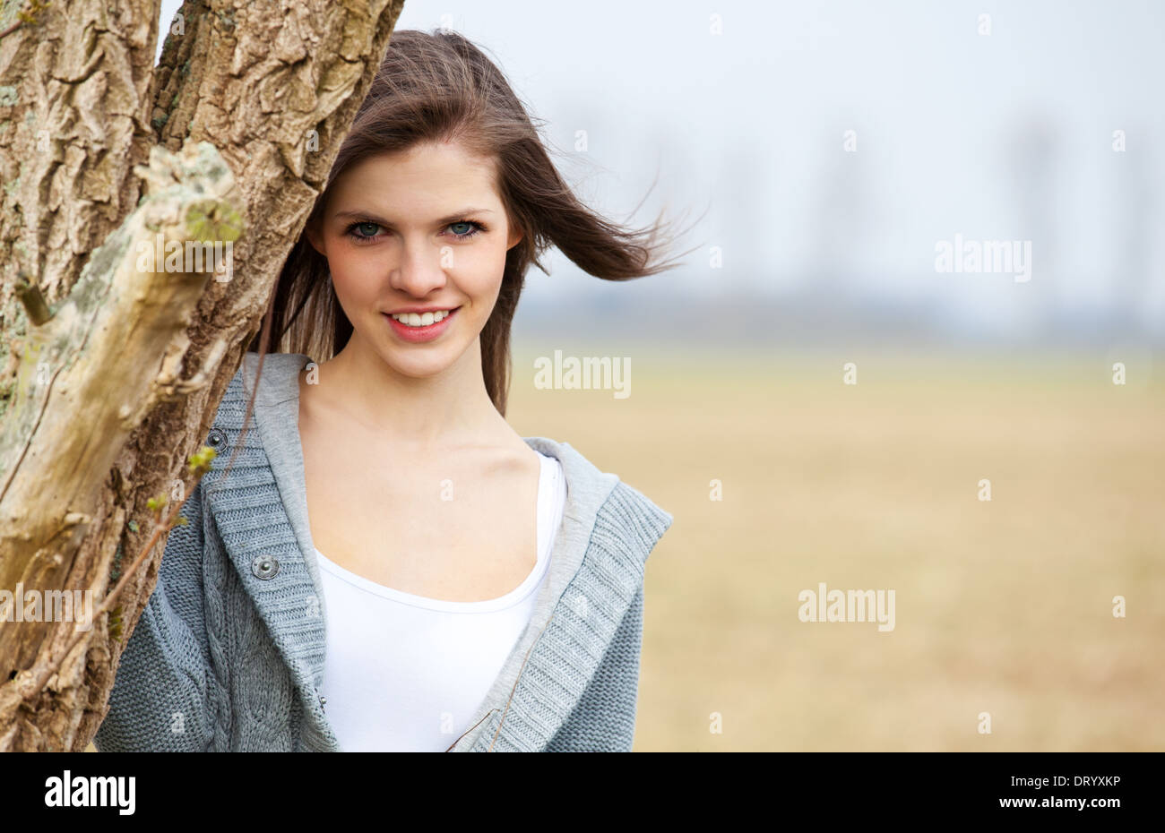 Attractive teenage girl outside hi-res stock photography and images - Alamy