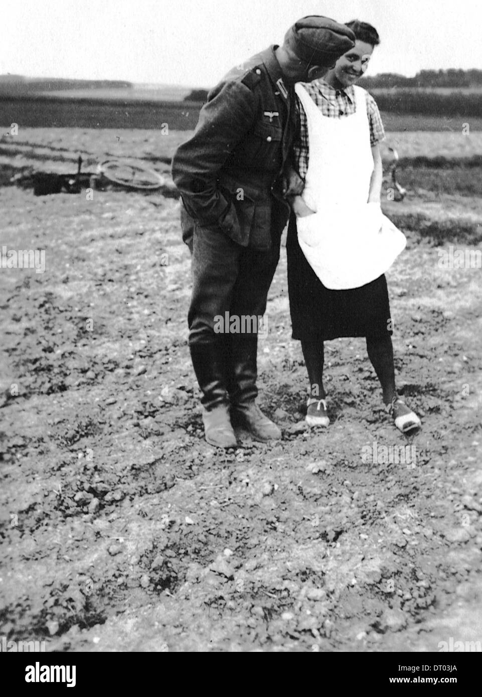 Love Soldiers And Women High Resolution Stock Photography and Images