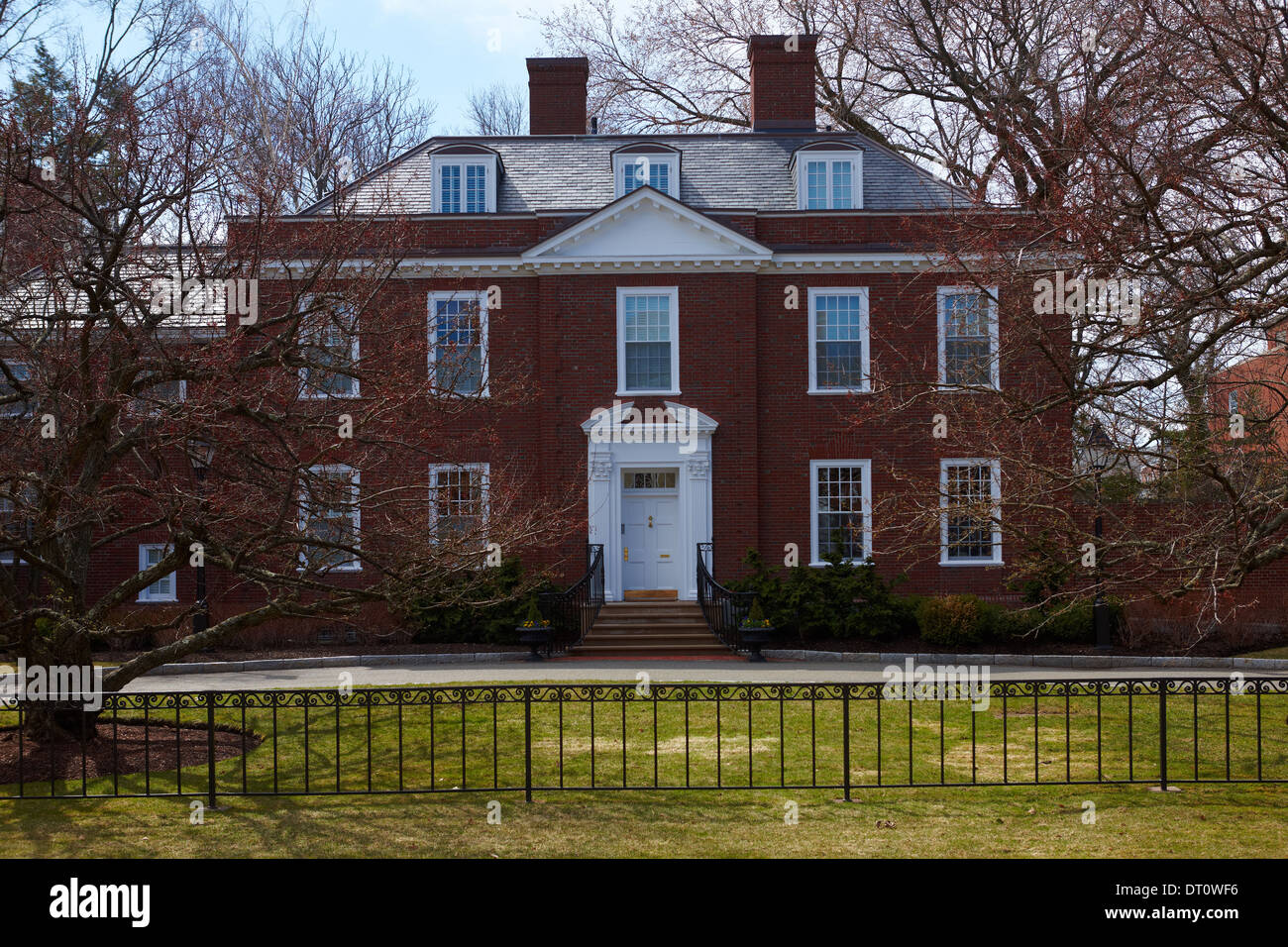 Vanderweil Engineers Contributes to Renovation of Esteves Hall at Harvard  Business School