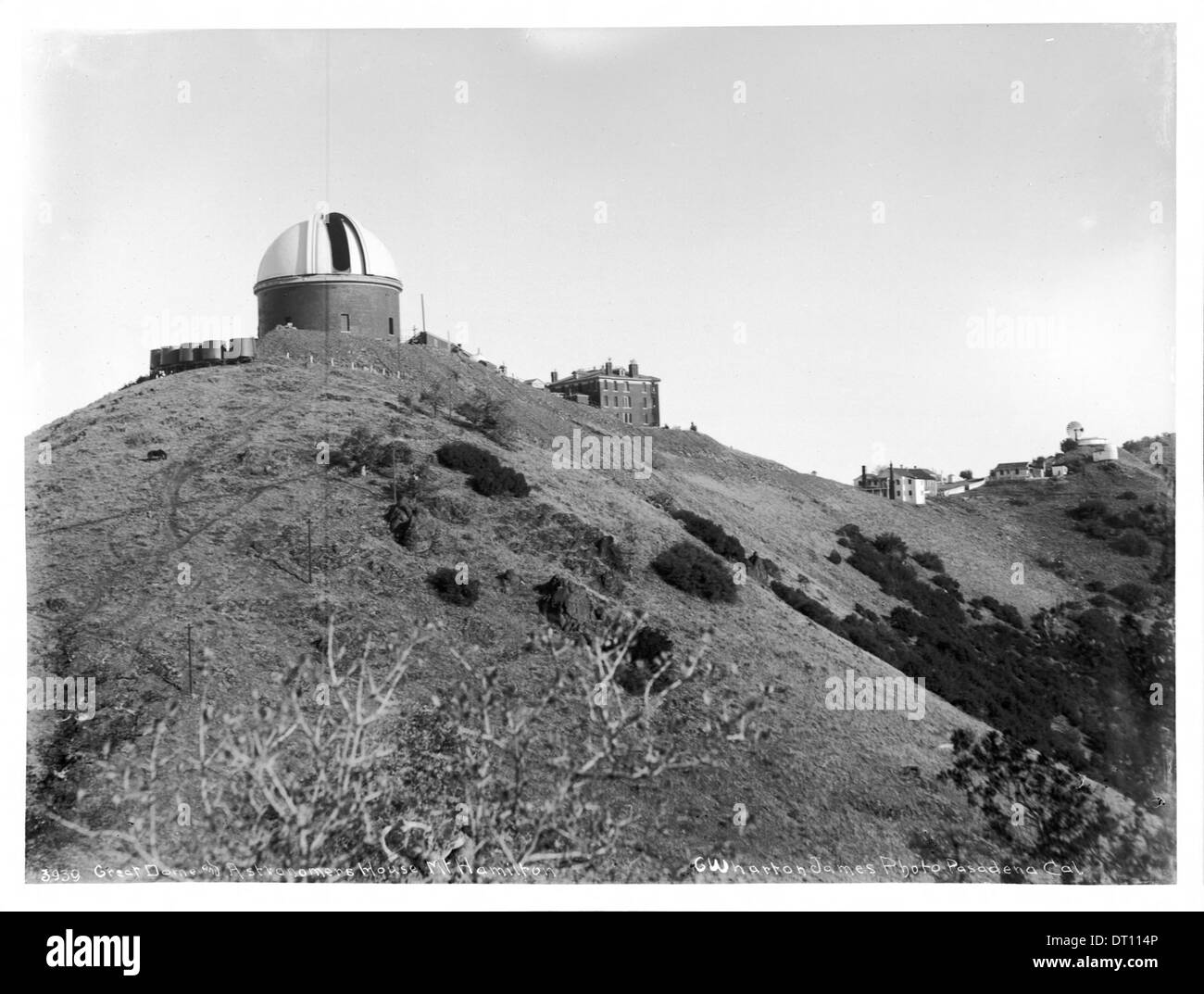 Exterior view of Lick Observatory on Mount Hamilton, California, ca.1904-1909 Stock Photo