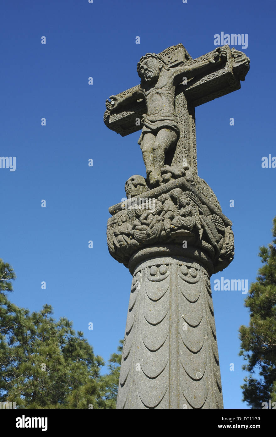 The Cruz de Tejeda stone statue which marks the centre of Gran Canaria  island. located at the small village of Cruz de Tejeda, in Gran Canaria  Canary Islands. Spain Stock Photo -