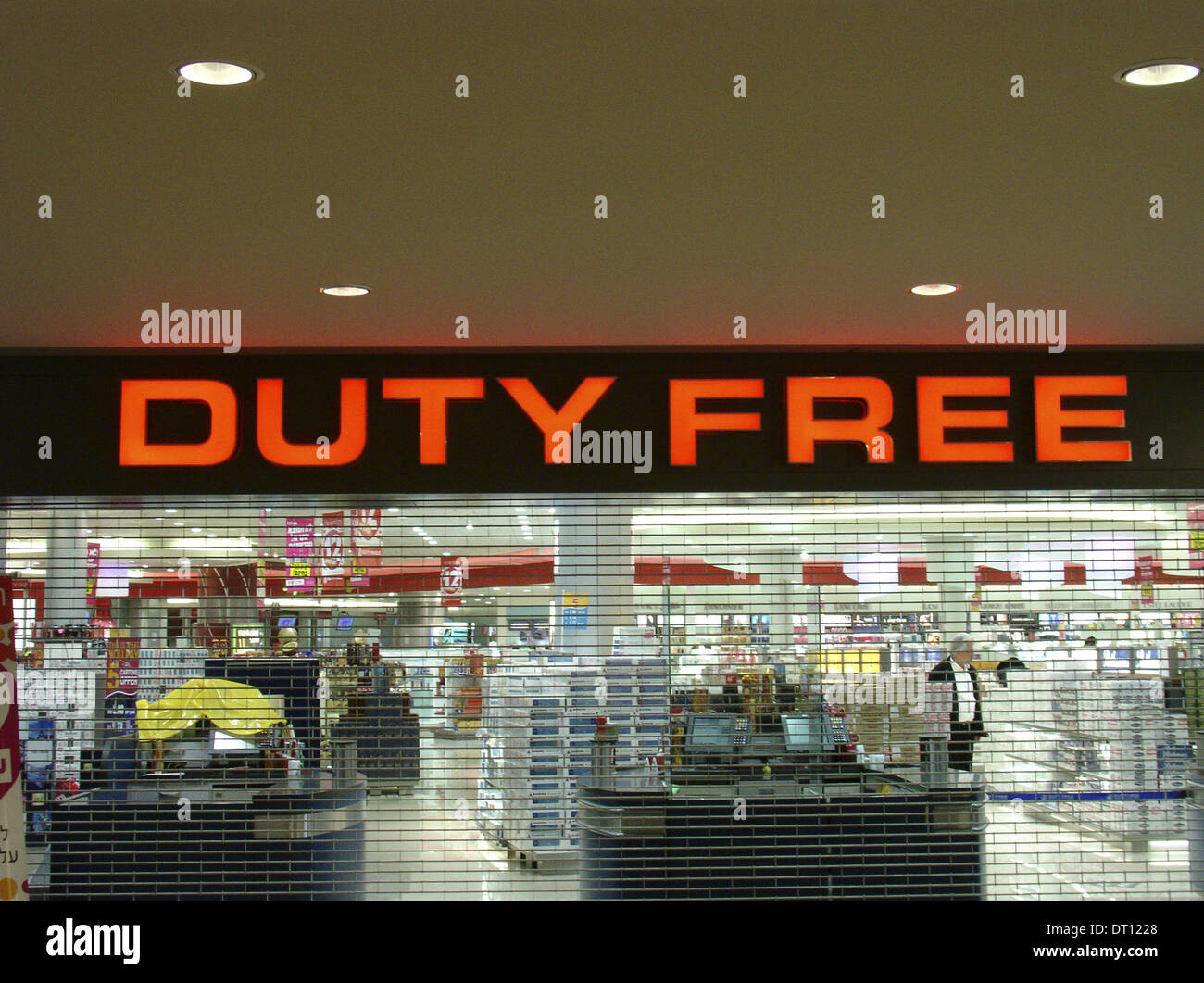 Duty free sign airport store hires stock photography and images Alamy