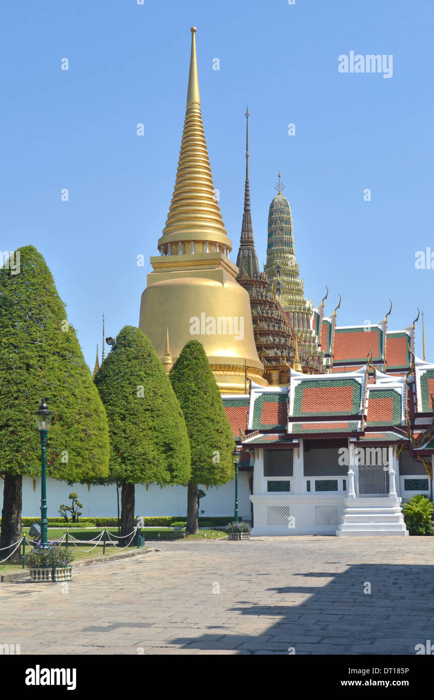 View of Wat, gardens and courtyard, Grand Palace, Bangkok, Thailand Stock Photo