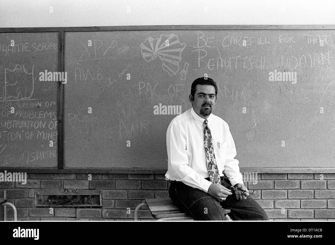 WHITE TEACHER IN TOWNSHIP SCHOOL. 1995 VENTERSDORP SOUTH AFRICA PHOTO/JOHN ROBINSON Stock Photo