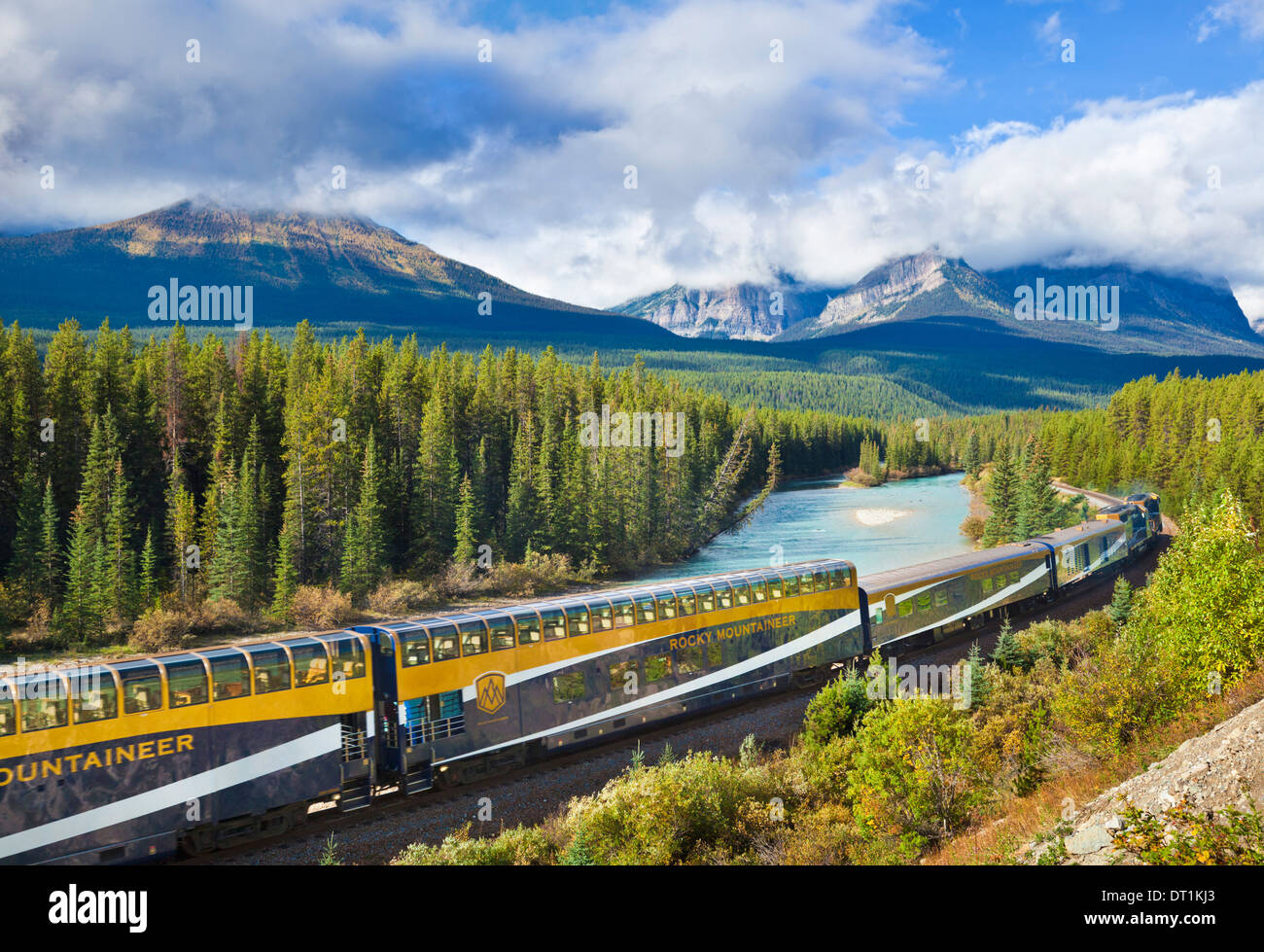 Rocky Mountaineer train at Morant's curve in the Canadian Rockies, Banff National Park, UNESCO Site, Alberta Canada Stock Photo