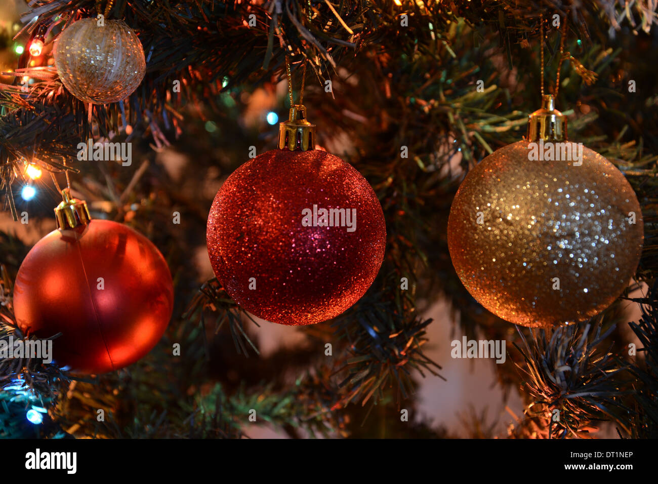 Gold decorations tree hi-res stock photography and images - Alamy