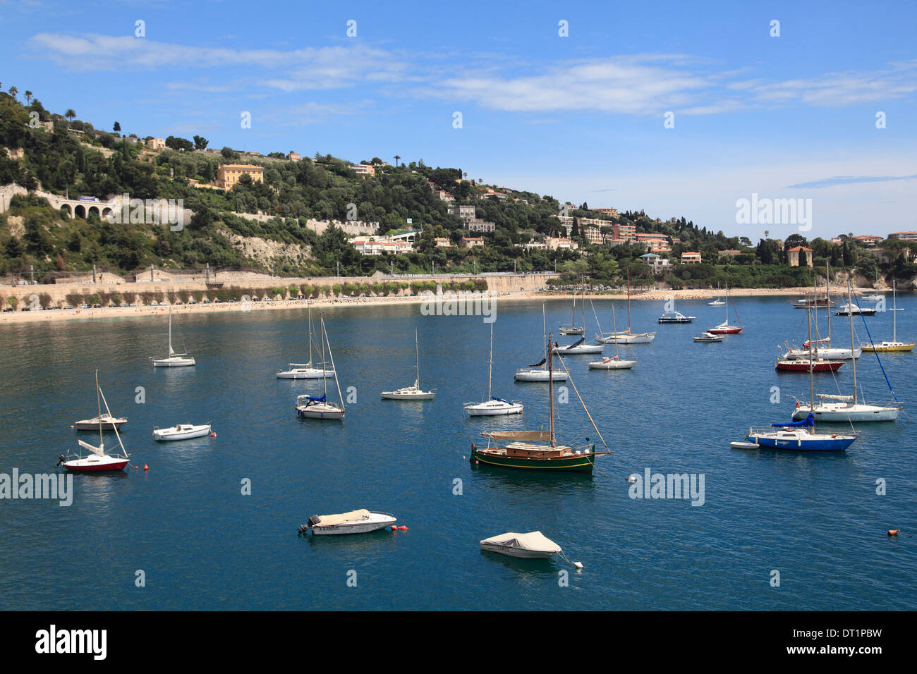harbour-villefranche-sur-mer-cote-d-azur-french-riviera-alpes