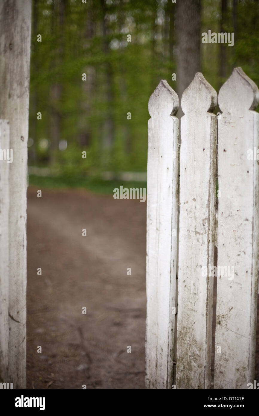 Picket fence gate hi-res stock photography and images - Alamy