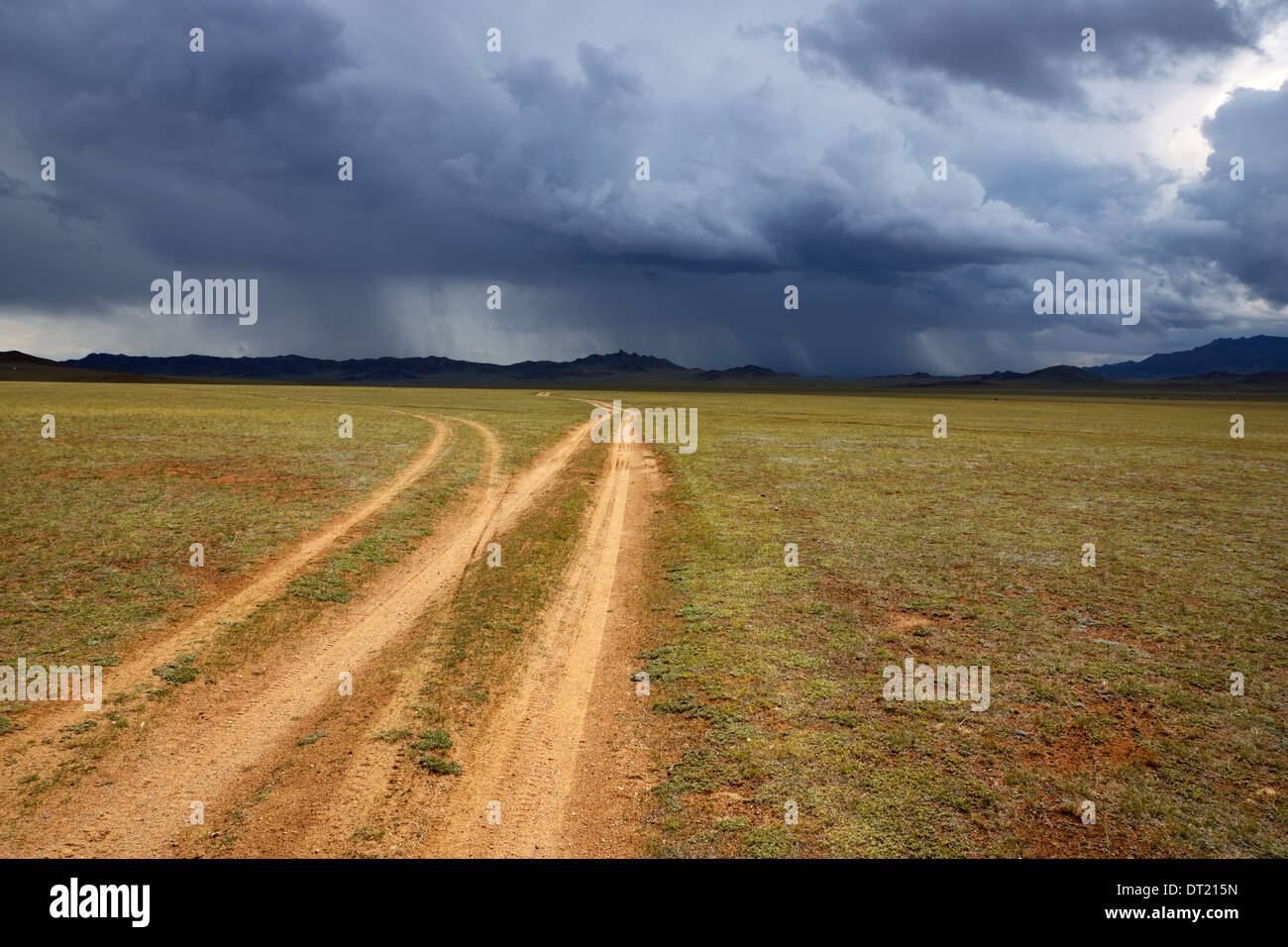 Rain clouds desert plateau hi-res stock photography and images - Alamy
