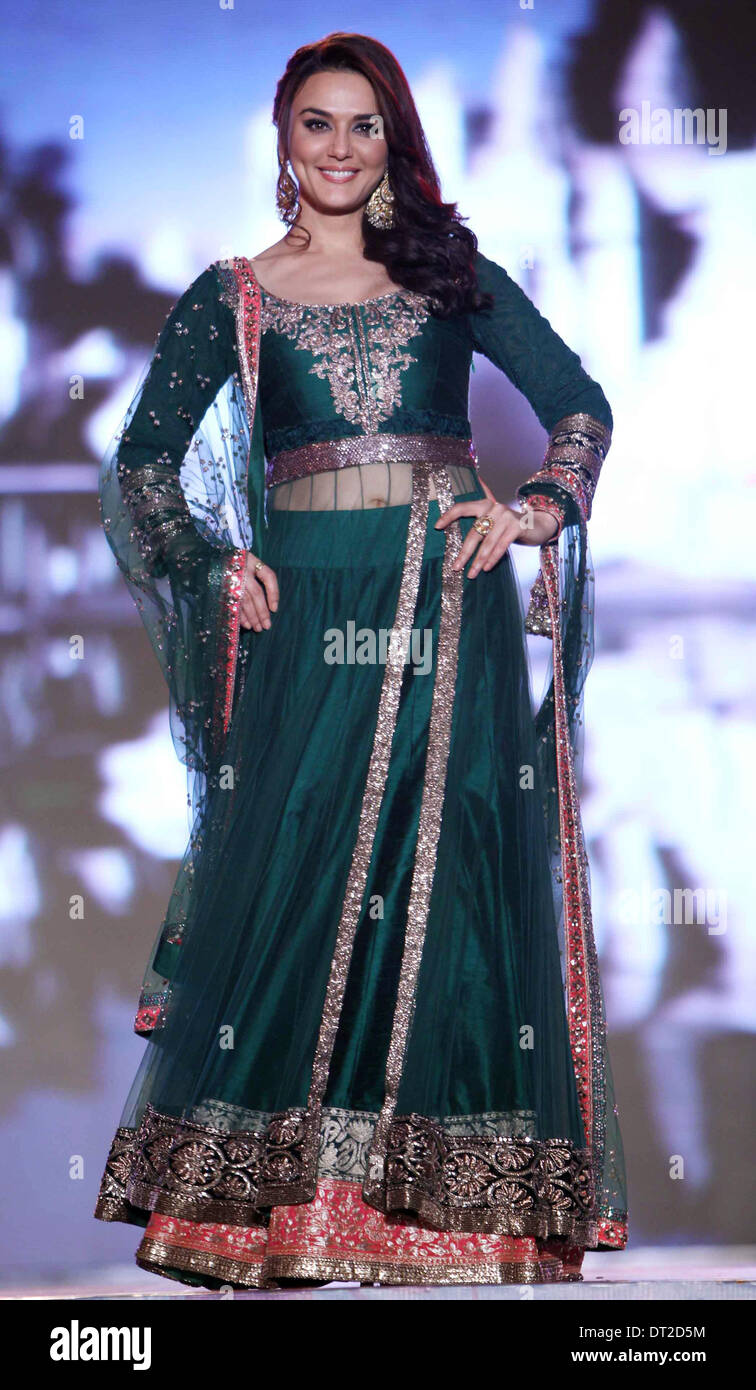 Mumbai India 05th Feb 2014 Bollywood Actress Preity Zinta Stock Photo Alamy https www alamy com mumbai india 05th feb 2014 bollywood actress preity zinta displays image66437104 html