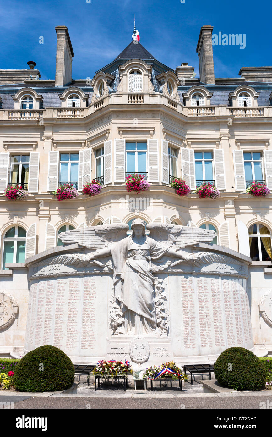 Hotel de Ville town hall in Avenue de Champagne, Epernay, Champagne-Ardenne, France Stock Photo