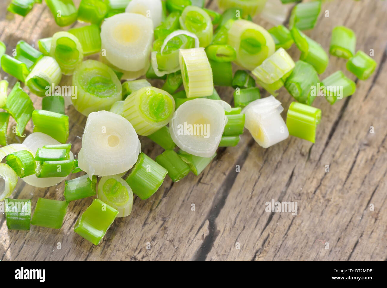 Slicing green onions hi-res stock photography and images - Alamy