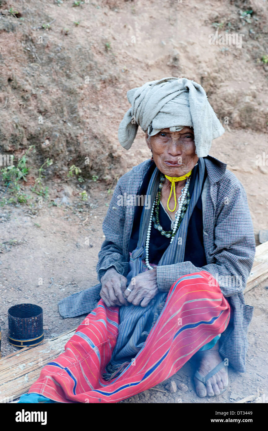 Karen hill tribe hi-res stock photography and images - Alamy