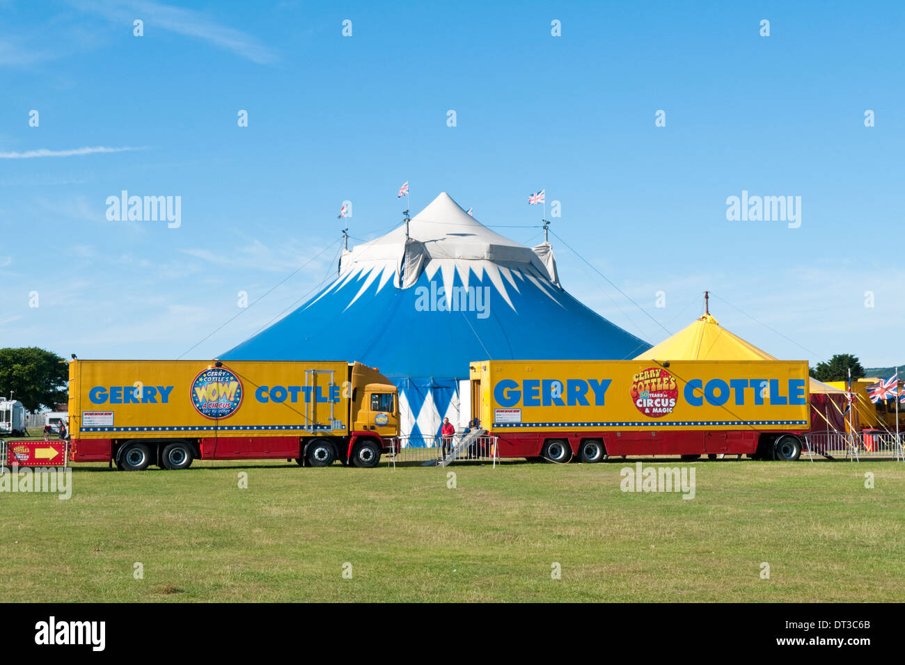 Gerry Cottle transport truck and trailer in front of a circus big top tent Stock Photo
