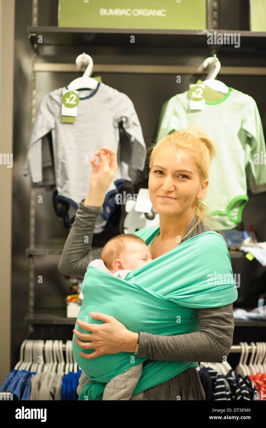 Mother and child shopping mall hires stock photography and images Alamy