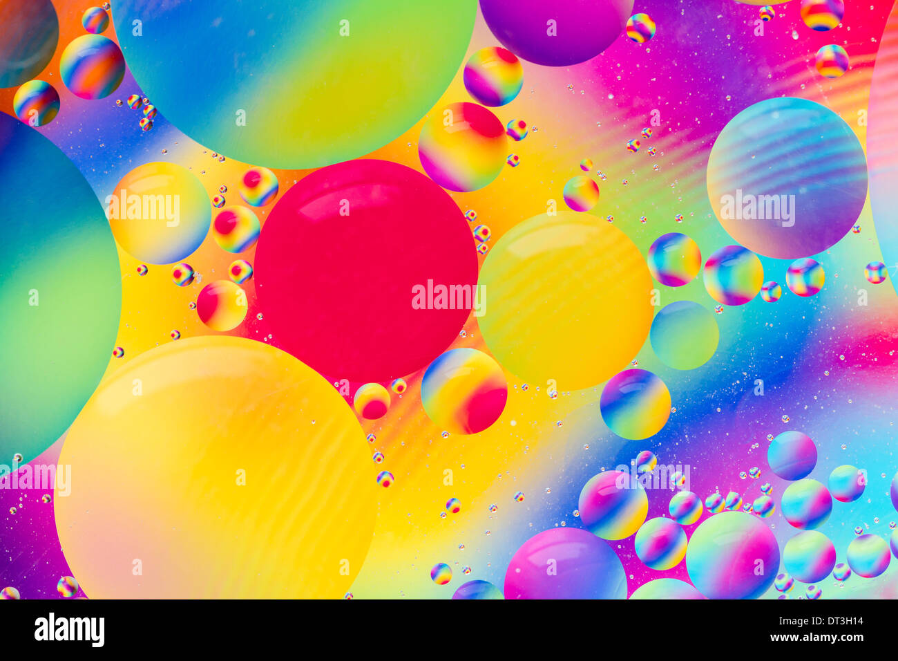 Colorful abstract oil on water hi-res stock photography and images - Alamy