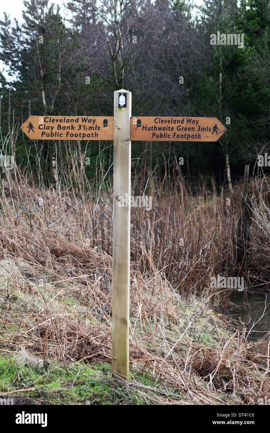 Cleveland Way long distance footpath signpost at Carlton pointing East to Clay Bank and West to Huthwaite Green Stock Photo