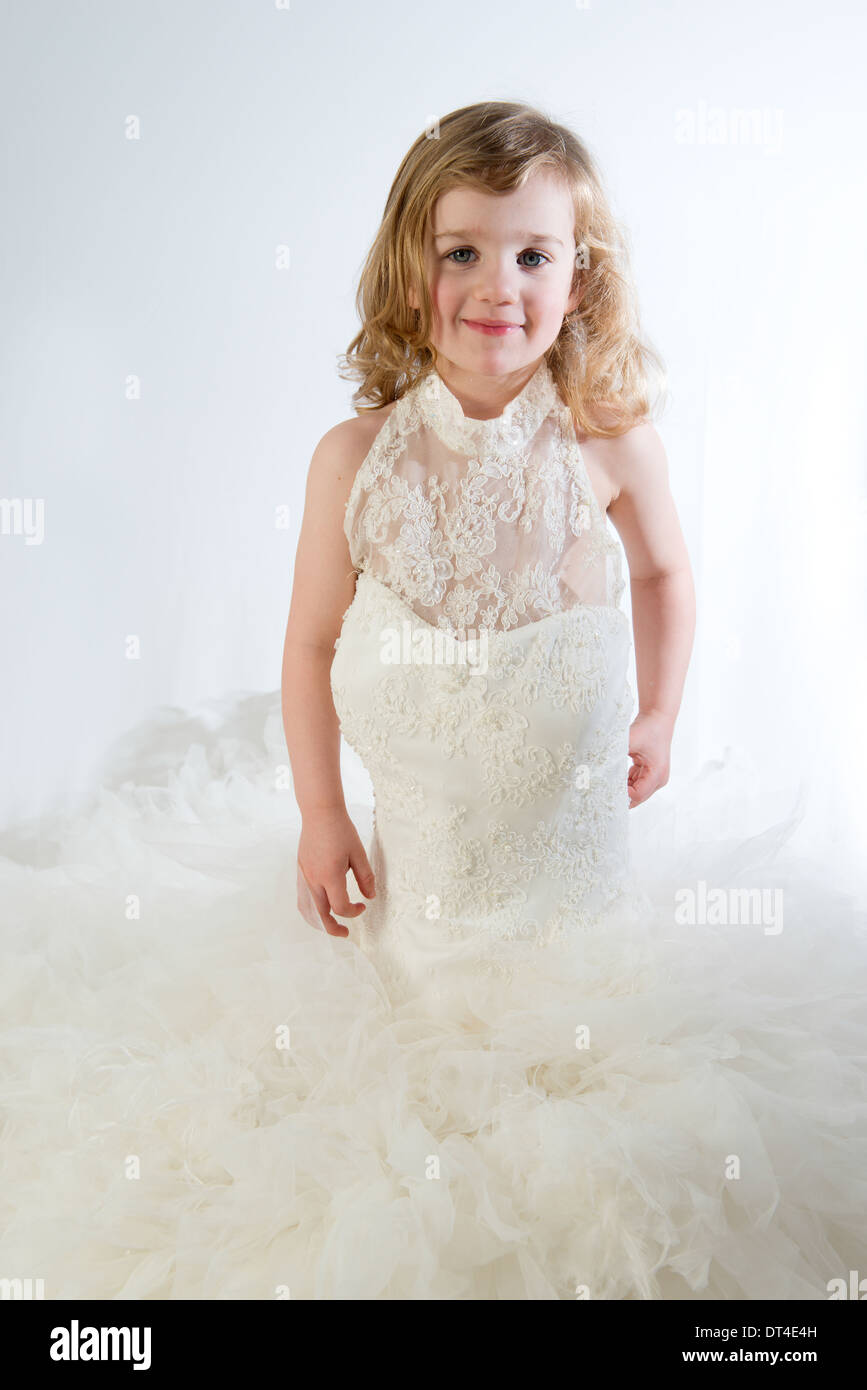 Ideas For Wedding Dresses For Young Ladies