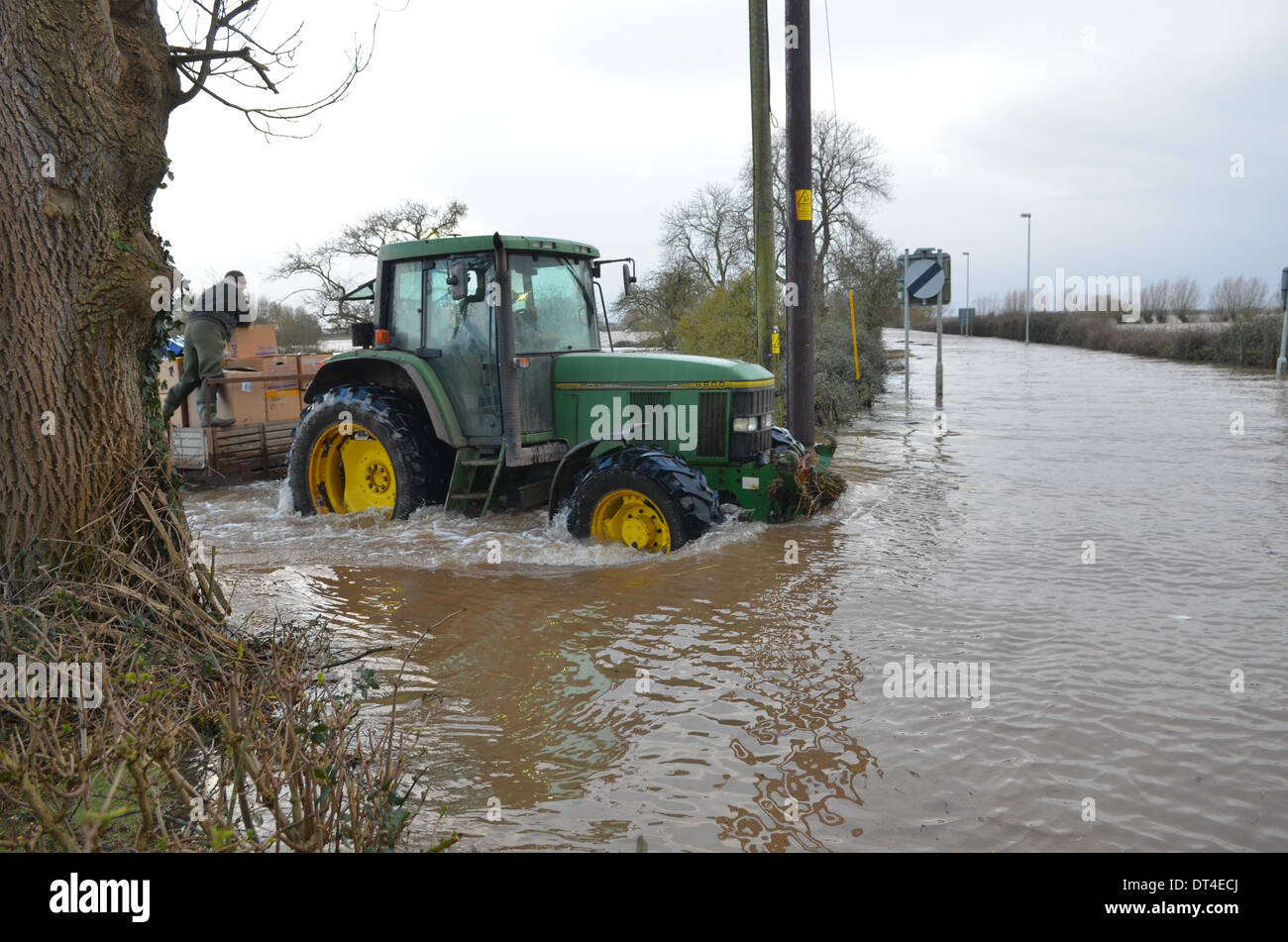Burrowbridge, Somerset, UK. 8th February 2014.  UK flooding in Burrowbridge in Somerset,Robert Timoney/AlamyLiveNews. Stock Photo