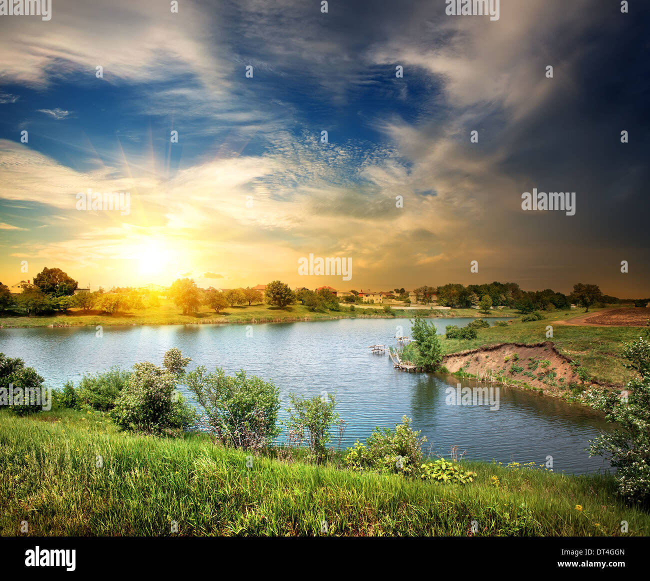 Summer on river trees and river hi-res stock photography and images - Alamy