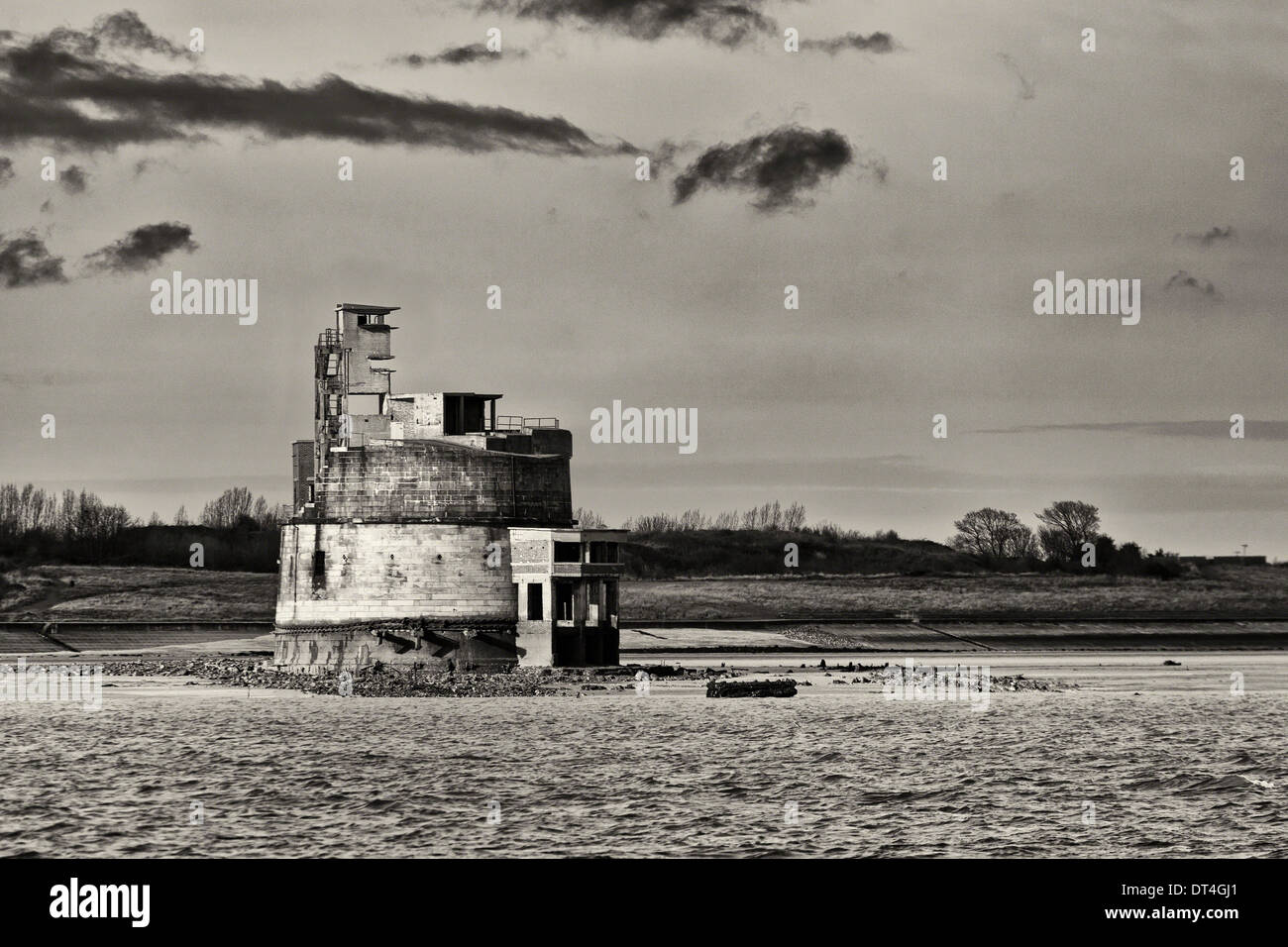 Estuary river medway hi-res stock photography and images - Alamy