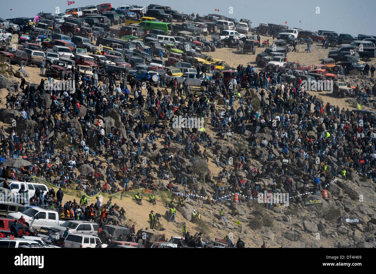 Feb 7, 2014. Johnson Valley CA. USA. A estimated crowd of 40,000 plus off road fans came out for the 2014 King of the Hammers finals Friday. Photo by Gene Blevins/LA DailyNews/ZumaPress (Credit Image: © Gene Blevins/ZUMAPRESS.com) Stock Photo