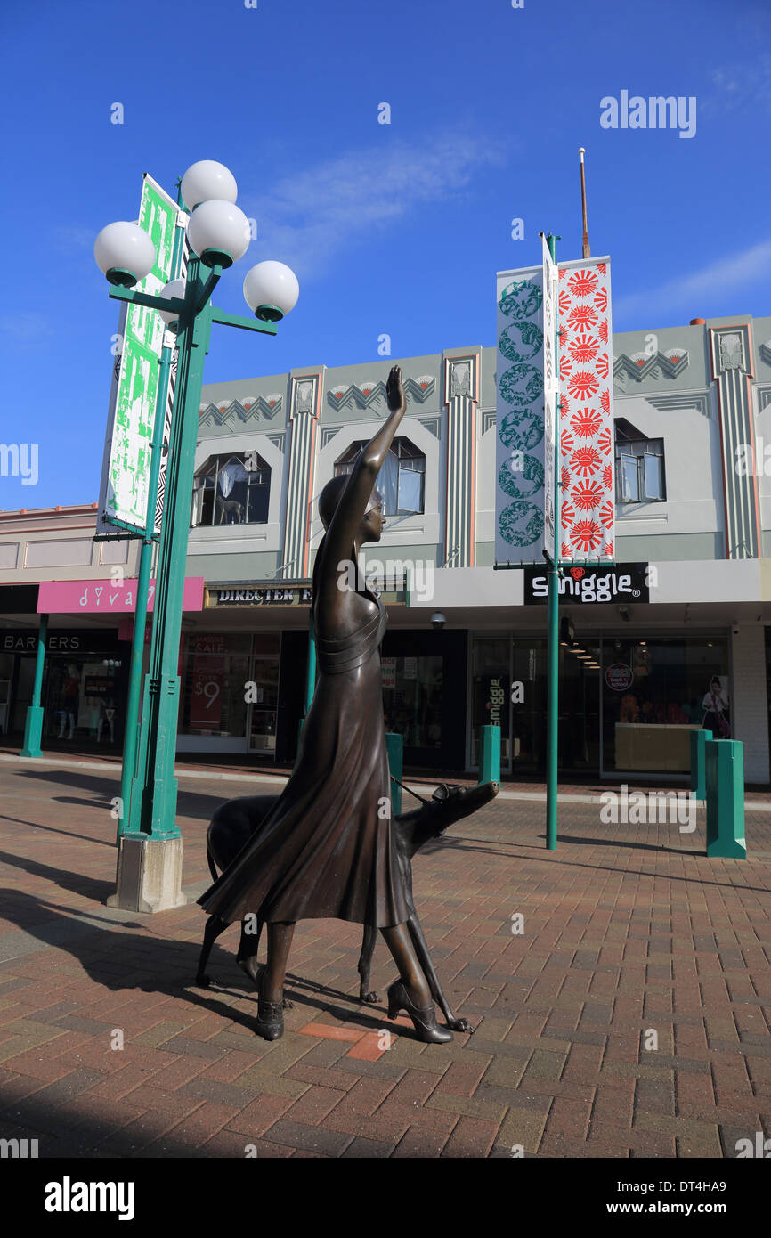 Art Deco Napier, A Wave In Time, Stella and Raven, Bronze sculpture,  Napier, Hawkes Bay, North Island New Zealand Stock Photo