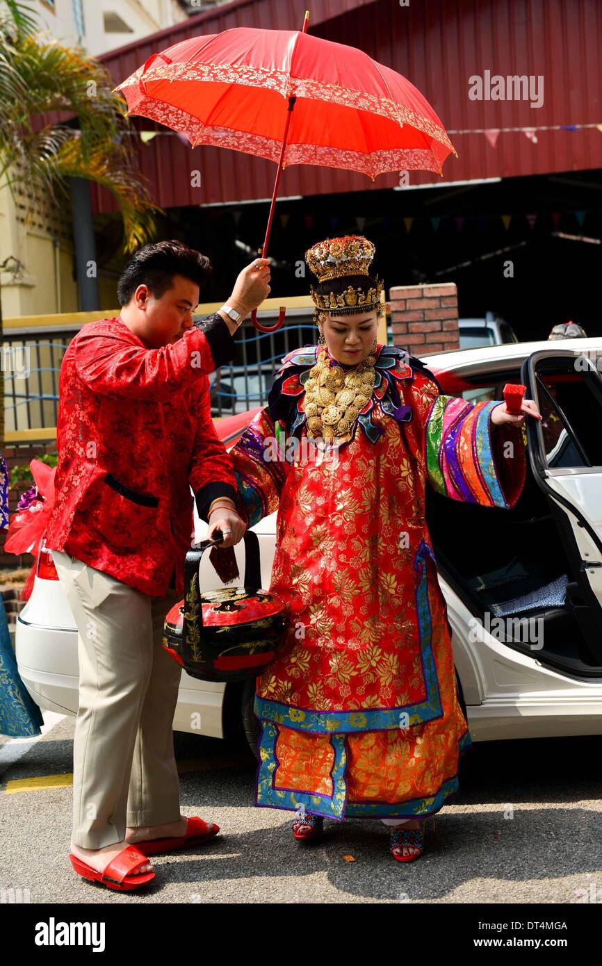 Melaka, Malaysia. 8th Feb, 2014. A Baba Nyonya wedding ceremony 