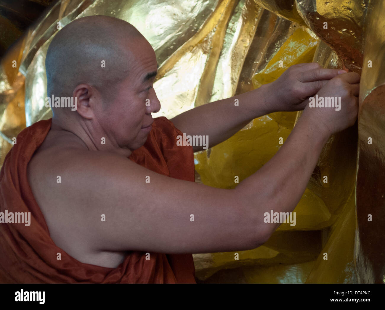 Buddhist monk statue hi-res stock photography and images - Alamy
