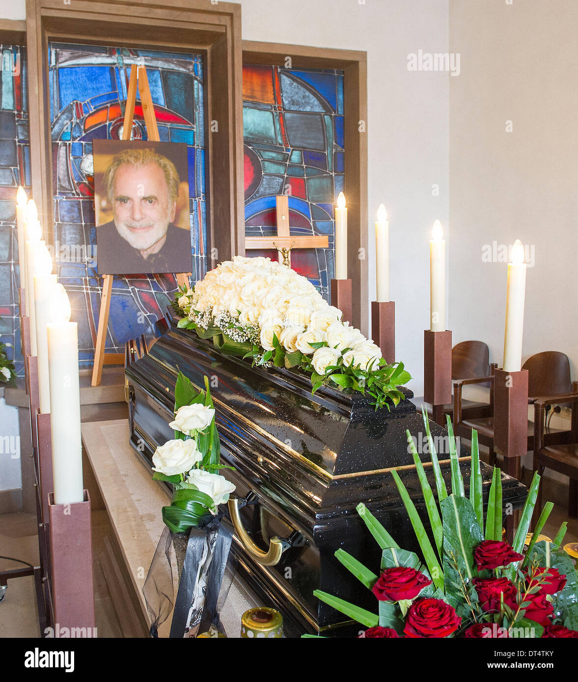 Preitenegg, Austria. 08th Feb, 2014. A view of the coffin of Swiss-Austrian actor Maximilian Schell during his funeral in his hometown Preitenegg, Austria, 08 February 2014. Maximilian Schell died aged 83 after a surgery on 01 February 2014. Photo: Marc Mueller/dpa/Alamy Live News Stock Photo