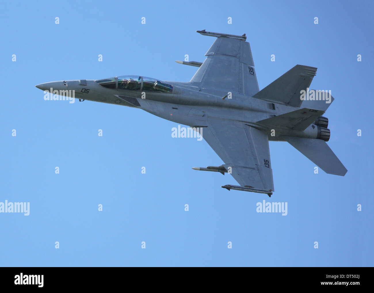 Boeing F/A-18E/F Super Hornet USAF jet fighter flying at Farnborough International Airshow 2012 Stock Photo