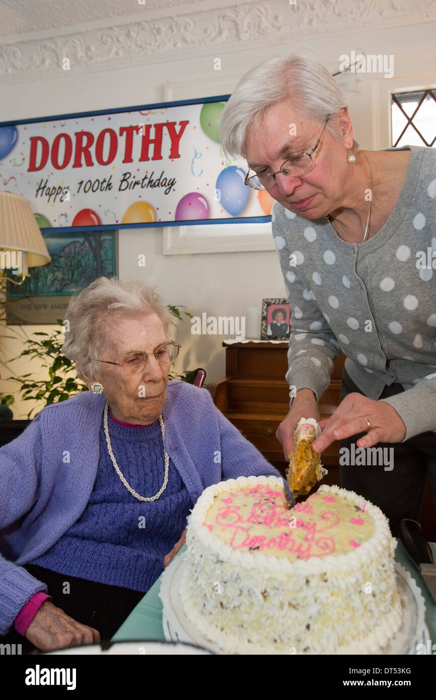 Detroit Michigan Dorothy Newell Celebrates Her 100th Birthday Her Stock Photo Alamy