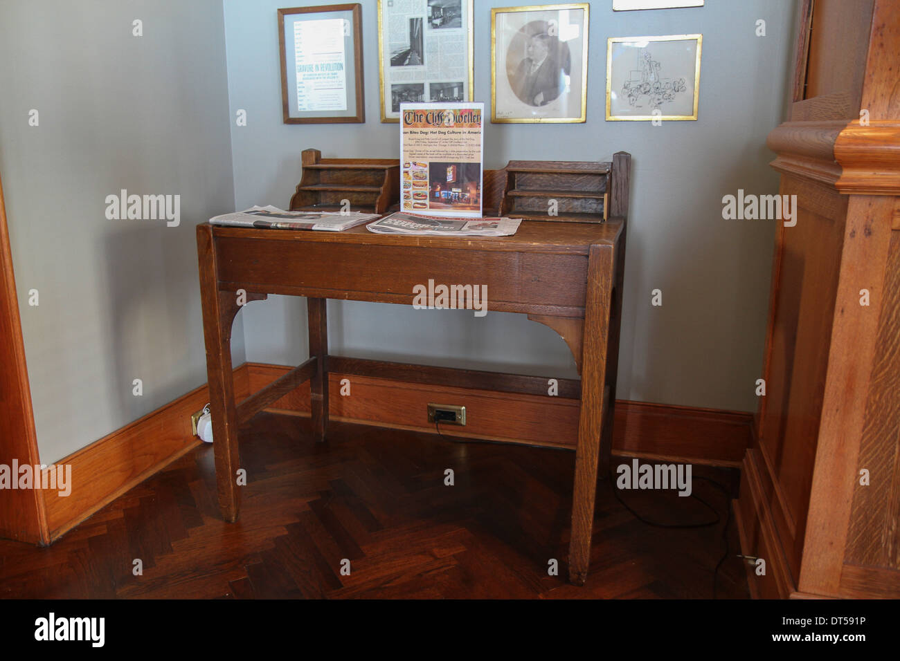 Desk used by Chicago architect Daniel Burnham, on display at the Cliff Dwellers Club, where he was a member. Chicago, Illinois Stock Photo