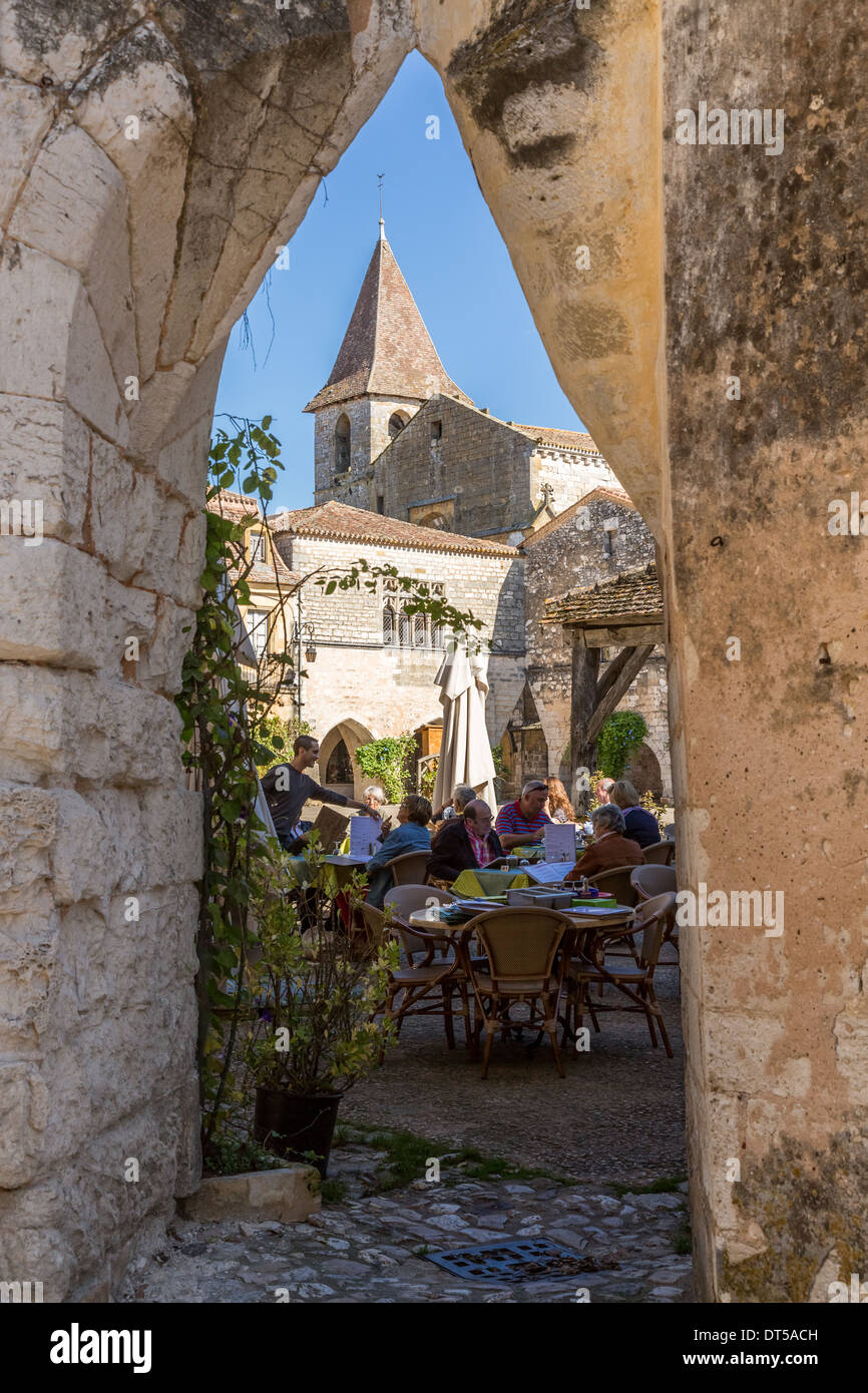 Monpazier, Dordogne, France, Europe. Beautiful medieval town square with arched arcades round edges. Stock Photo