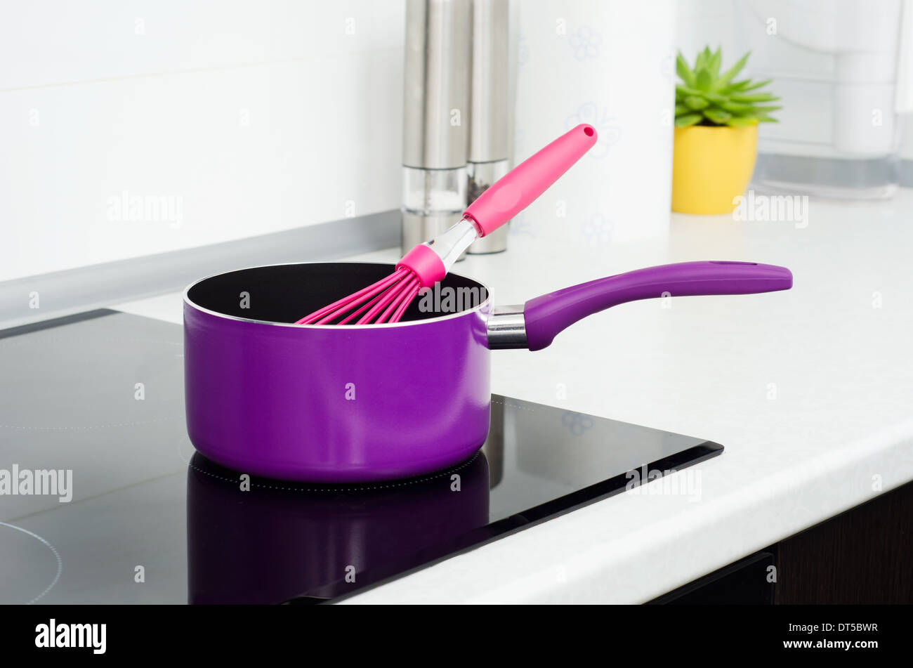 Induction hob hires stock photography and images Alamy