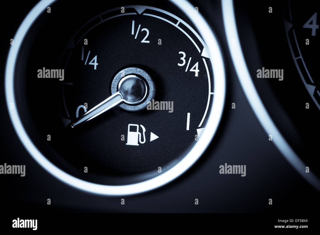 Fuel gauge hires stock photography and images Alamy