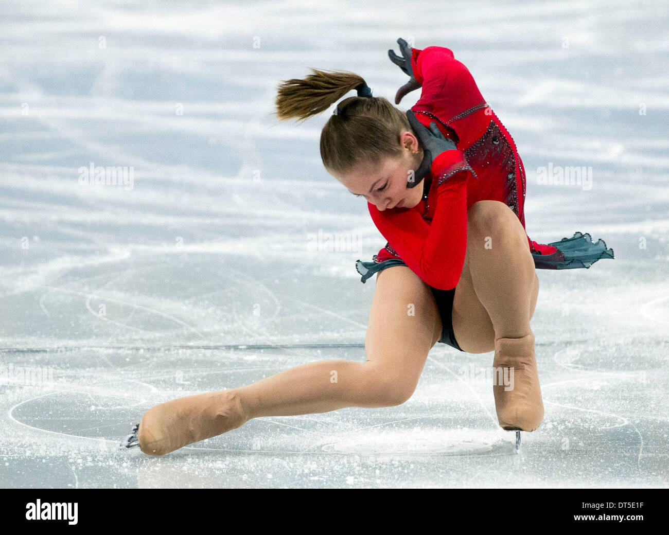Yapon ayollari külotlu çoraplariga siyishmoqda