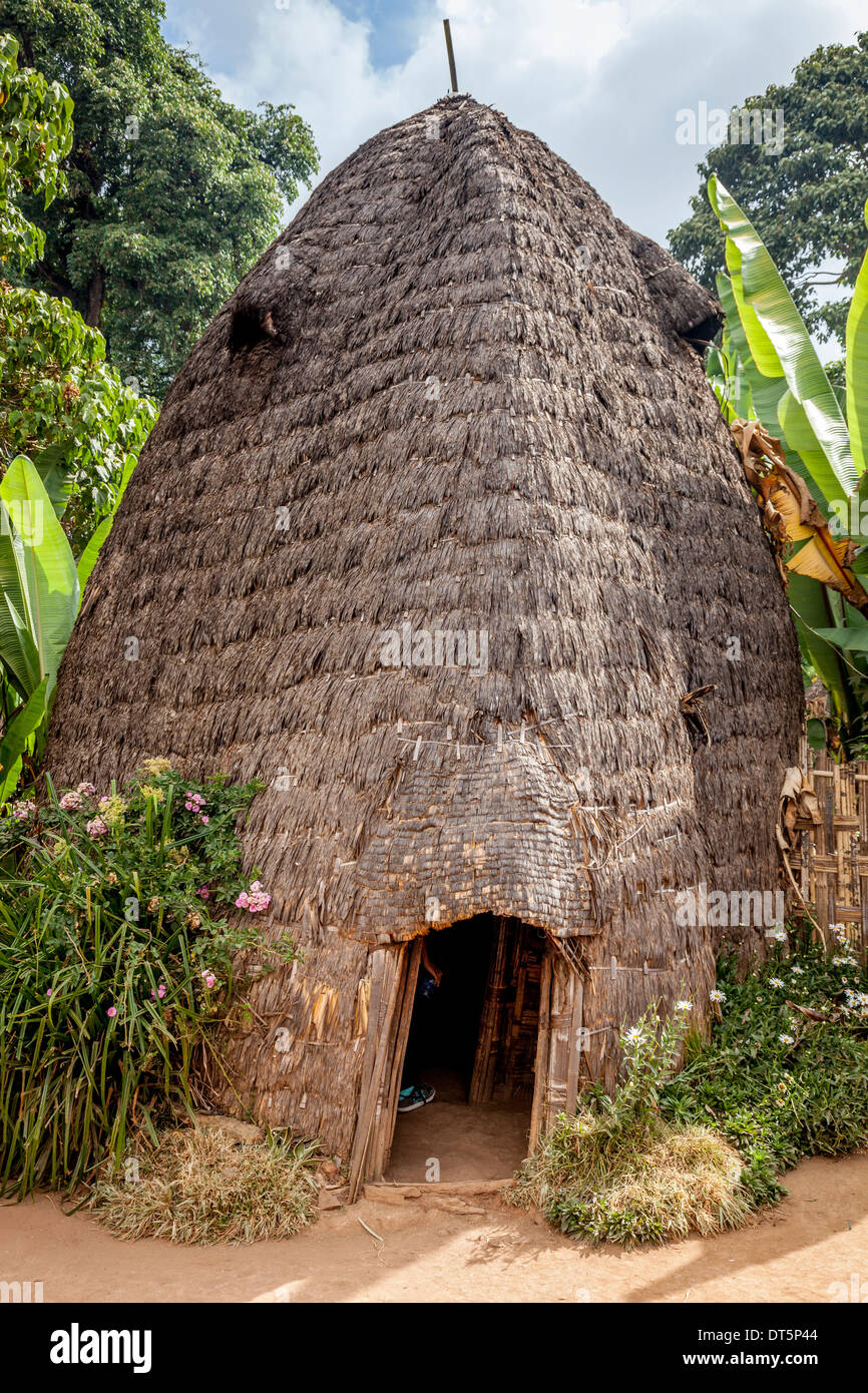 alamy stock photo grass hut rome village alamy stock photo grass hut rome village