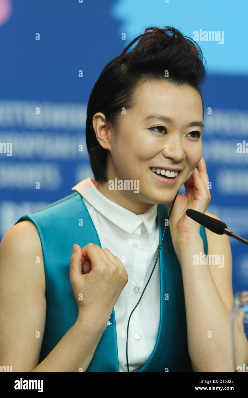 Discussion on this topic: Lenka Kuncova, lenka-kuncova/ Communication on this topic: Reka Ebergenyi HUN 1 2002, lenka-kuncova/